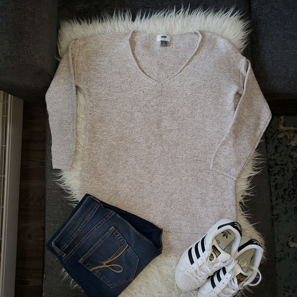Old Navy Sweaters - Old Navy v-neck sweater size medium
